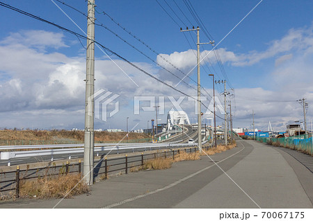 夢洲-夢洲から府道に沿って夢舞大橋、舞洲方向-2019年1月 夢洲-夢洲から府道に沿って夢舞大橋、舞洲方向-2019年1月 70067175