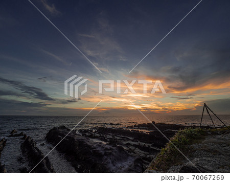 三浦半島　荒崎公園の夕景 70067269