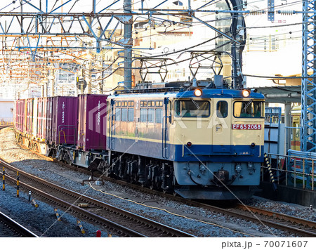 朝の電気機関車 70071607