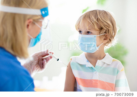 Coronavirus vaccination. Covid-19 vaccine. Coronavirus vaccination. Covid-19 vaccine. 70073009
