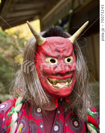 兵庫県三田市 駒宇佐八幡神社 雨乞いの百石踊り 赤鬼 兵庫県三田市 駒宇佐八幡神社 雨乞いの百石踊り 赤鬼 70073243