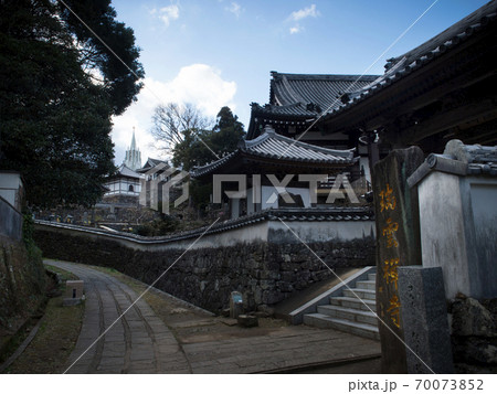 長崎県 平戸市 瑞雲寺と平戸ザビエル記念教会 70073852