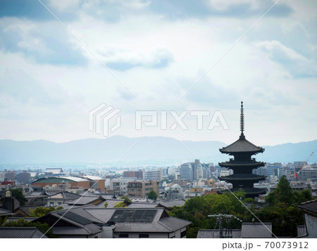 京都府京都市 八坂の塔（法観寺）と京都市内 70073912