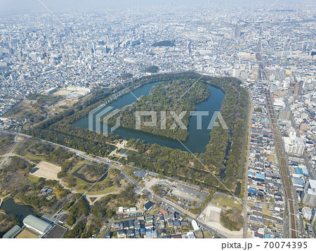 百舌鳥・古市古墳群　仁徳天皇陵古墳　空撮 70074395