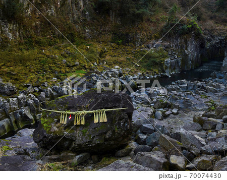 高千穂峡 鬼八の力石 高千穂峡 鬼八の力石 70074430