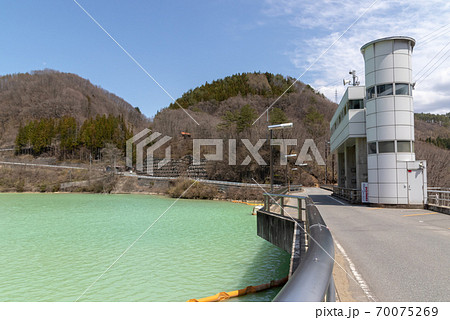 品木ダムと上州湯の湖 品木ダムと上州湯の湖 70075269