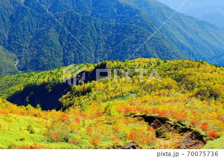 麗しき北アルプス　その2010　：　紅葉の焼岳　その2010   ：　 紅葉と北アルプス　2010 70075736