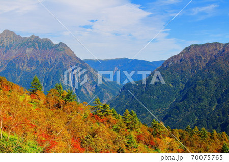 麗しき北アルプス　その2010　：　紅葉の焼岳　その2010   ：　 紅葉と北アルプス　2010 70075765