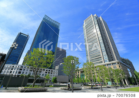 東京駅丸の内駅前広場からの眺め 70076508