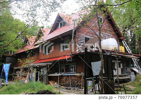 初秋の北八ヶ岳　白駒池の風景　青苔荘 70077357