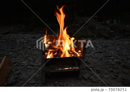 焚火 焚火 70078251