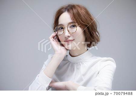 女性 メガネ 女性 メガネ 70079488
