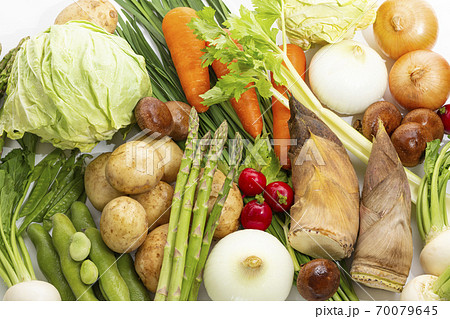 春野菜いろいろ_タケノコやアスパラなど 70079645