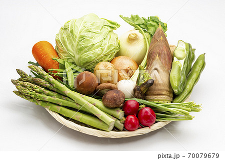 春野菜いろいろ_タケノコやアスパラなど 70079679