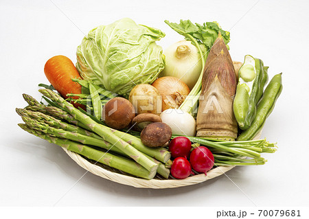 春野菜いろいろ_タケノコやアスパラなど 70079681