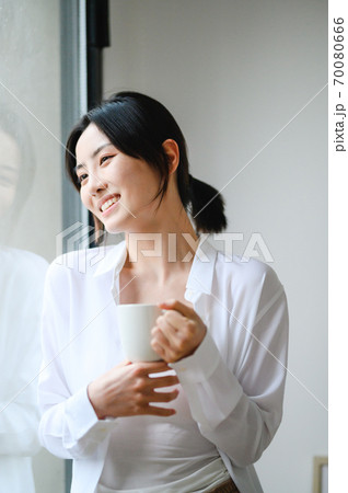 女性 女の人 女 70080666