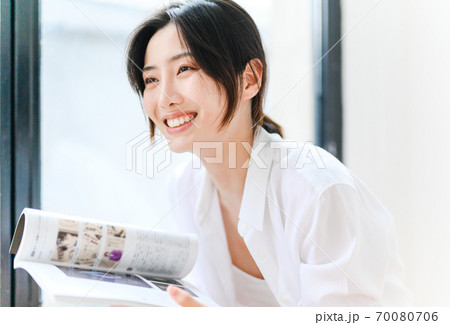 女性 女の人 女 70080706