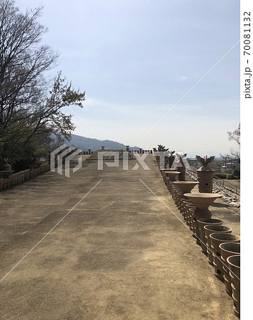 整えられた前方後円墳（鉤型古墳）の公園 70081132