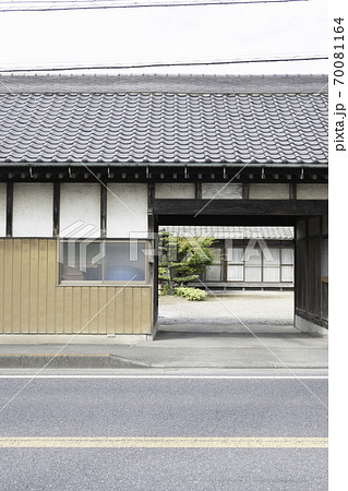 日光街道小山・間々田間 千駄塚の長屋門 日光街道小山・間々田間 千駄塚の長屋門 70081164