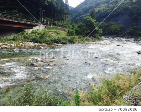 山に囲まれた清流 写真素材 山に囲まれた清流 写真素材 70082086