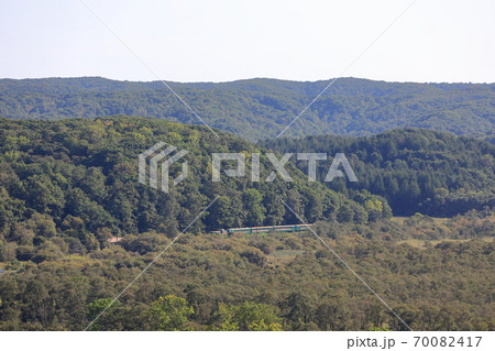 釧路湿原を行くくしろ湿原ノロッコ号 釧路湿原を行くくしろ湿原ノロッコ号 70082417
