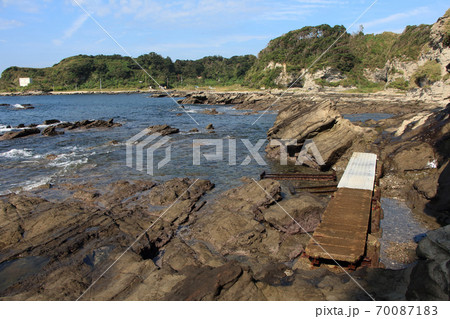 三浦・岩礁の道 劒崎ー片谷海岸 海食台 三浦・岩礁の道 劒崎ー片谷海岸 海食台 70087183