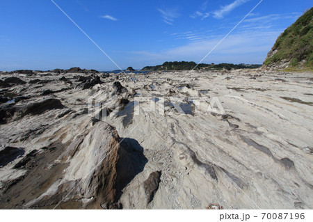 三浦・岩礁の道 劒崎ー片谷海岸 海食台 三浦・岩礁の道 劒崎ー片谷海岸 海食台 70087196