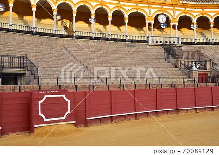 マエストランサ闘牛場、セビリア、スペイン 70089129