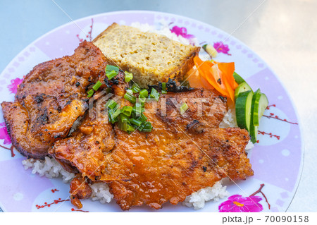 Delicious Vietnam grilled pork chop rice- Com Tam 70090158