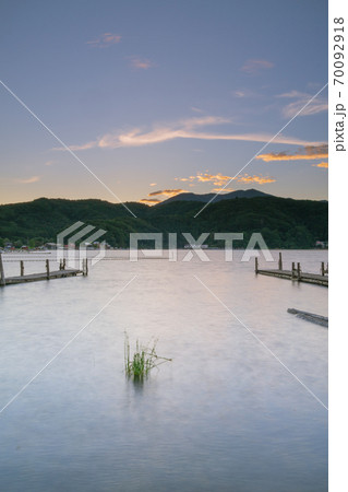 野尻湖の夜明け【夏】 野尻湖の夜明け【夏】 70092918