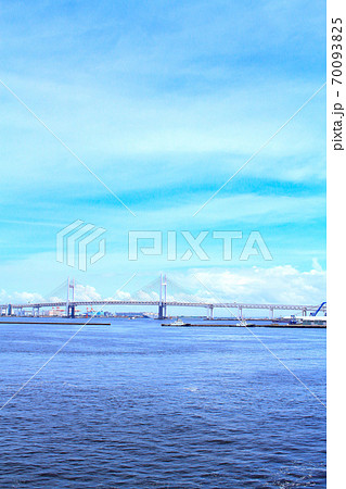 横浜市、横浜ベイブリッジとその周辺の風景 横浜市、横浜ベイブリッジとその周辺の風景 70093825