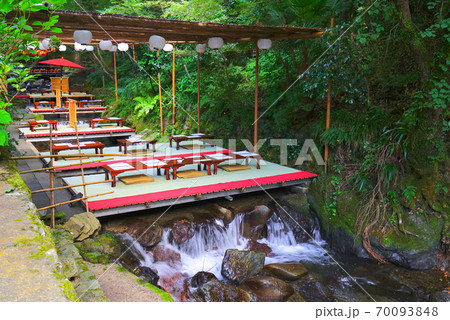 貴船川の川床、京都市、京都府、日本 貴船川の川床、京都市、京都府、日本 70093848