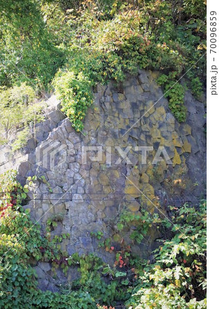 ポンモイ柱状節理(北海道網走市) ポンモイ柱状節理(北海道網走市) 70096859
