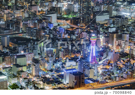 大阪 都市景観 通天閣とビル群 大阪 都市景観 通天閣とビル群 70098840