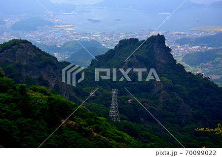 寒霞渓　四望頂展望台から眺める寒霞渓と草壁港の大パノラマ／ロープウェイあり　香川県　小豆島(3) 70099022