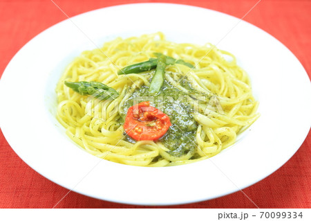 おいしいバジルパスタ おいしいバジルパスタ 70099334