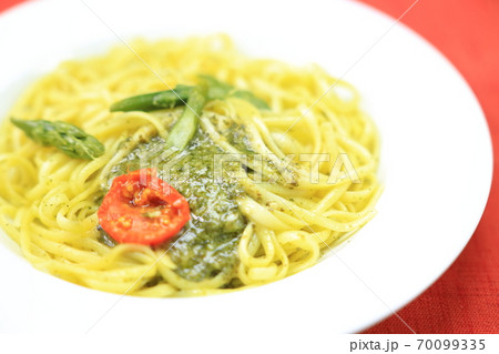 おいしいバジルパスタ おいしいバジルパスタ 70099335
