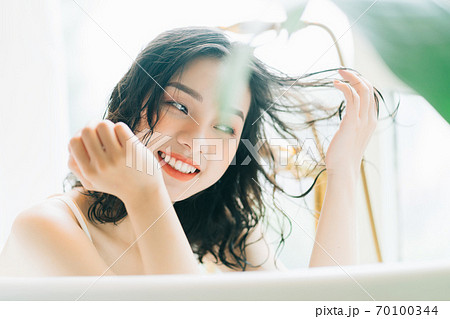 Woman in bath Woman in bath 70100344