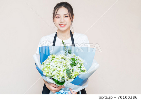 flower delivery, clerk 70100386