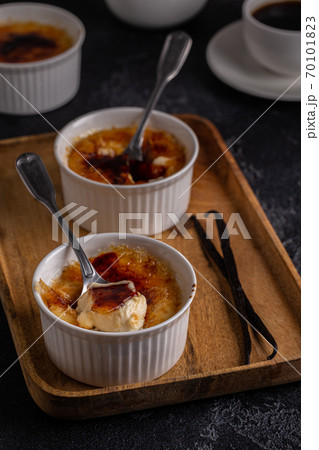 Creme brulee.  70101823