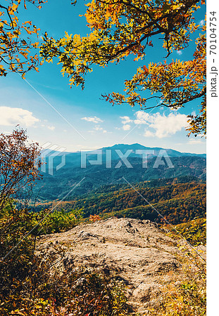 Path to the edge of a cliff Path to the edge of a cliff 70104754