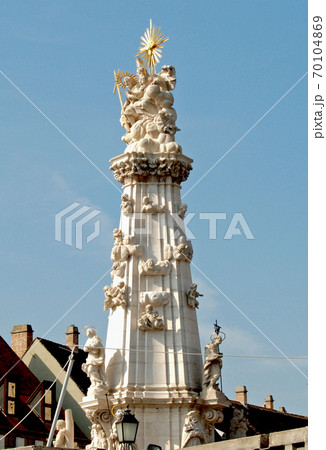 ハンガリー　ブダペストのペスト記念柱 70104869