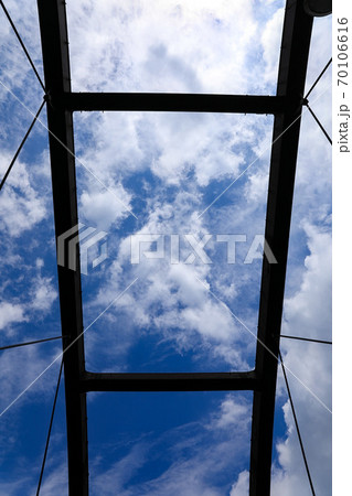 夏のくろほね大橋 70106616