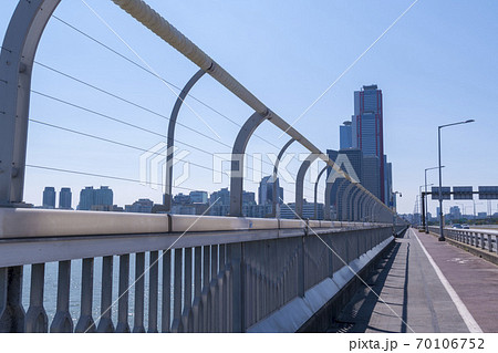 風景 ビル 建物 70106752