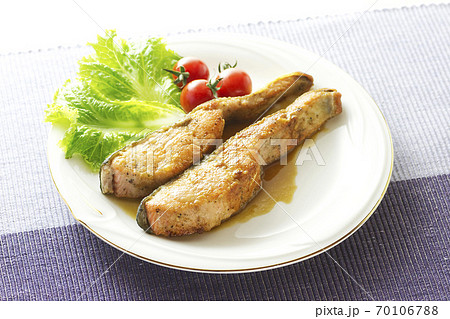鮭のムニエル14 鮭のムニエル14 70106788