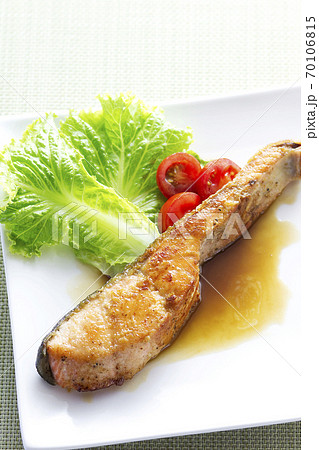 鮭のムニエル8 70106815