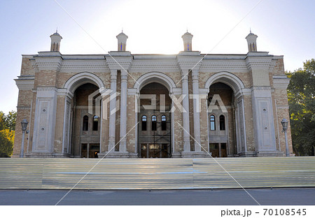 日本人抑留者が建設したウズベキスタン・タシケントのナボイ・バレイ・オペラ劇場 70108545