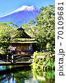富士山　初冠雪　01 70109681