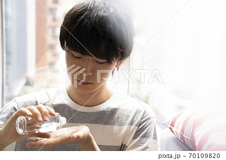 男性のスキンケア 70109820