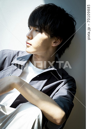 男性のポートレートの写真素材 [70109885] - PIXTA